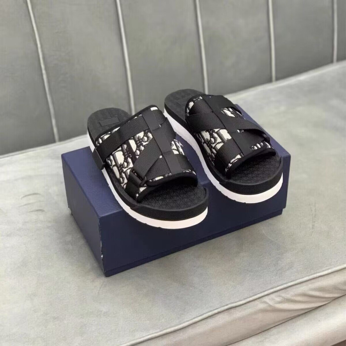 D10r homme slippers