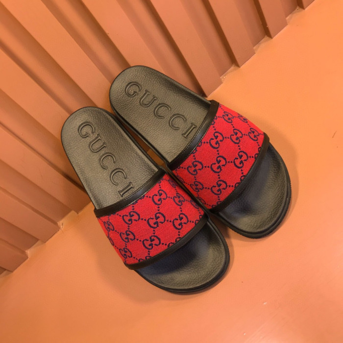 G*u*i slippers