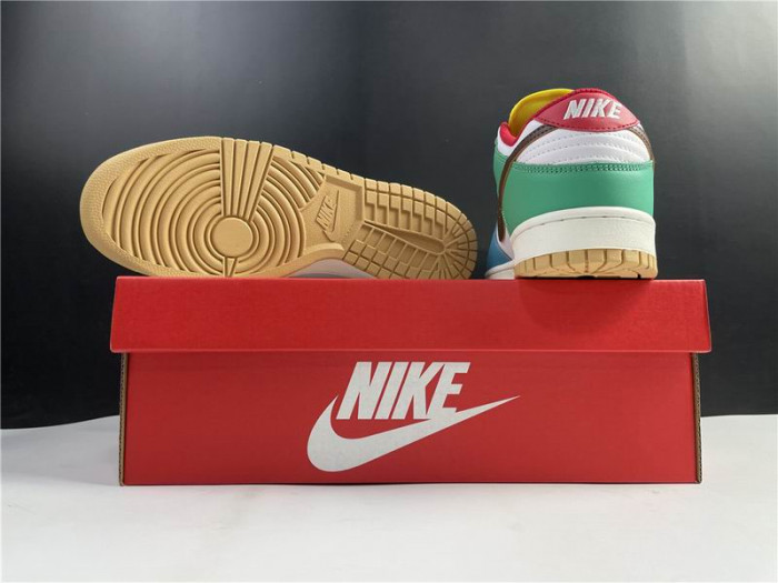 Nike Dunk SB Low “Free 99” DH0952-100