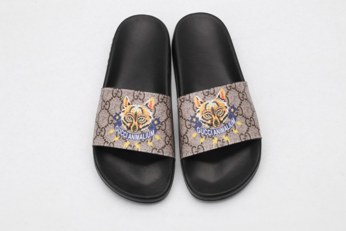 G*u*i slippers