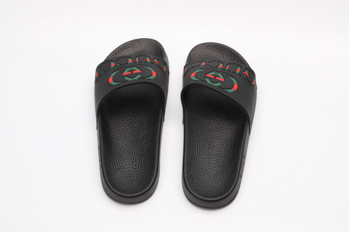 G*u*i slippers