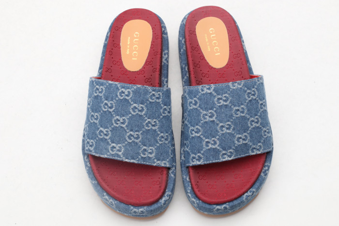 G*u*i slippers
