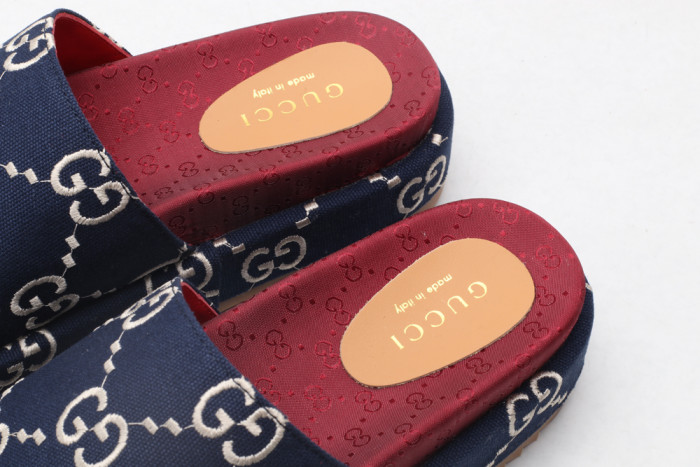G*u*i slippers