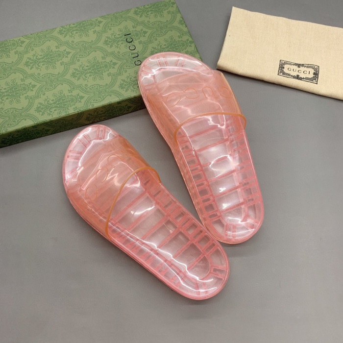 G*u*i slippers