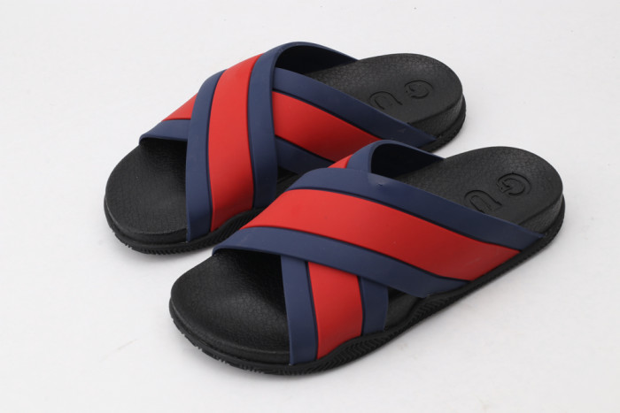 G*u*i slippers