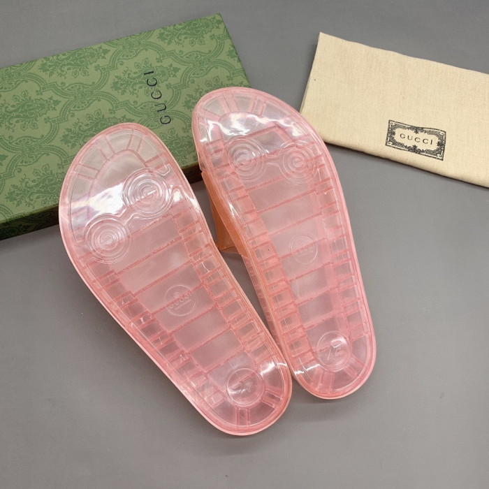 G*u*i slippers