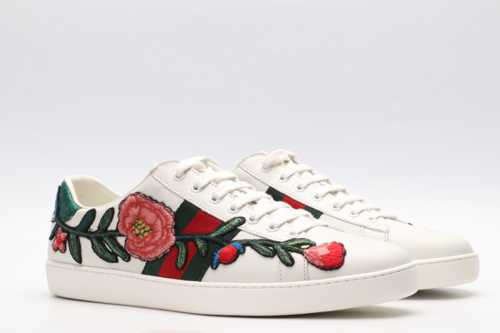 G*u*i low-top sneaker