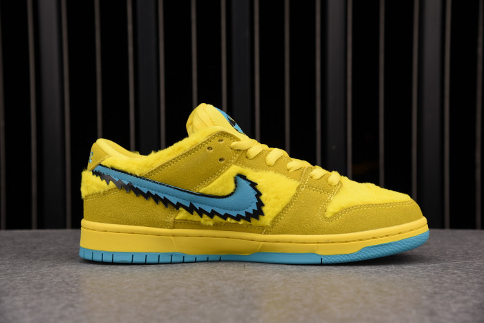 NIKE SB DUNK LOW GRATEFUL DEAD BEARS CJ5378-700