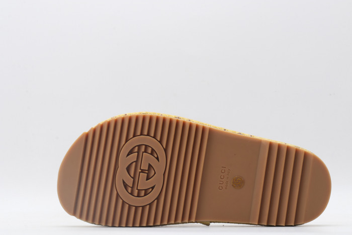 G*u*i slippers