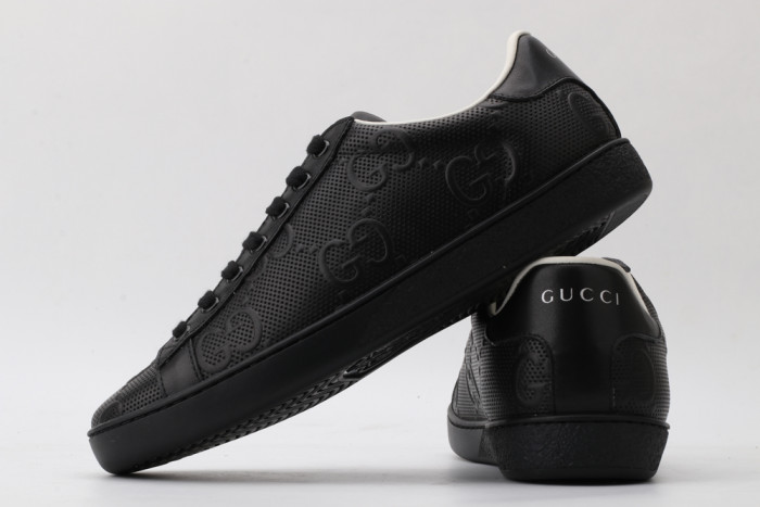 G*u*i low-top sneaker
