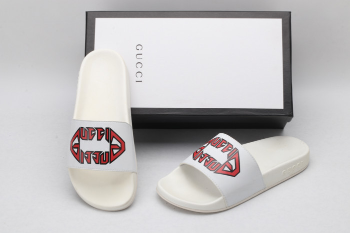G*u*i slippers