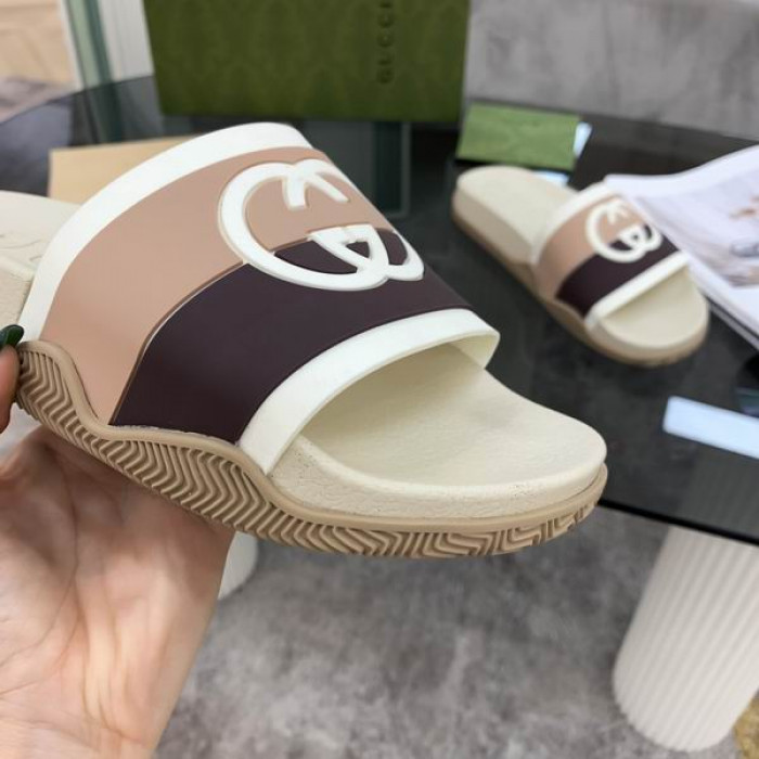 G*u*i slippers