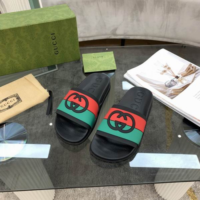G*u*i slippers