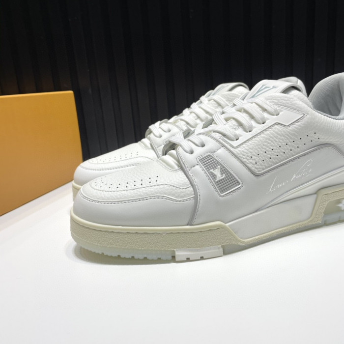 LV TRAINER SNEAKER LOW