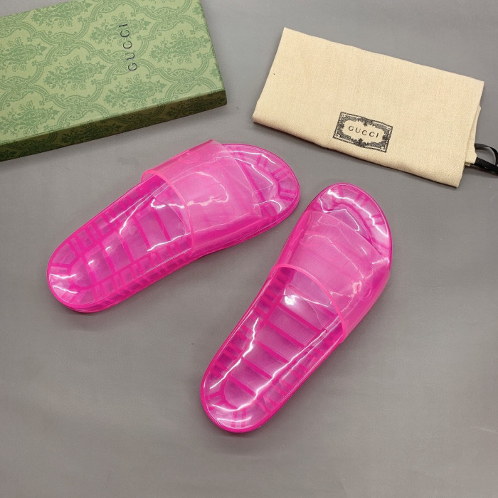 G*u*i slippers
