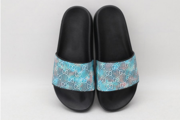 G*u*i slippers