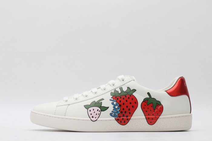 G*u*i low-top sneaker