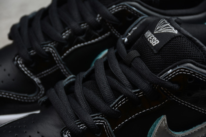 nike sb dunk low di*m*nd S*pply co black di*m*nd bv1310-001