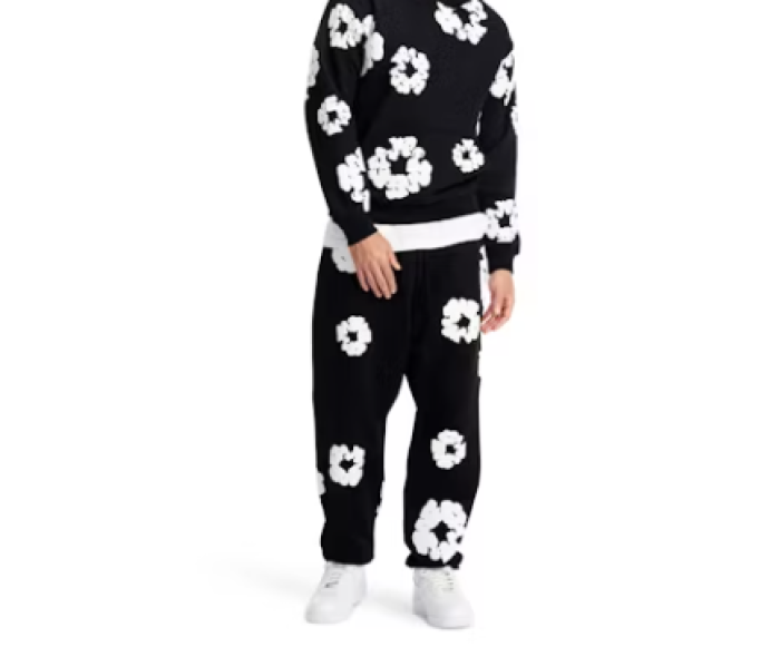 De*1m tears the cotton wreath sweatpants