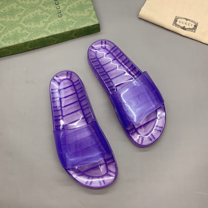 G*u*i slippers