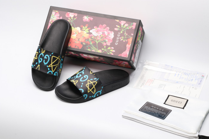 G*u*i slippers