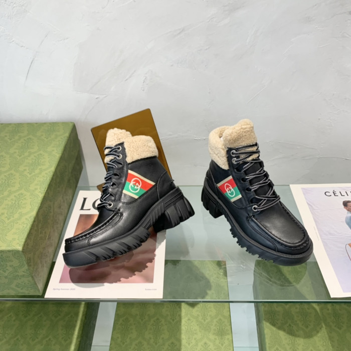 G*u*i boots