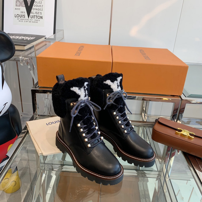 LOUS VUITO BOOTS