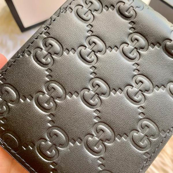G*u*i wallet 365466 11*9