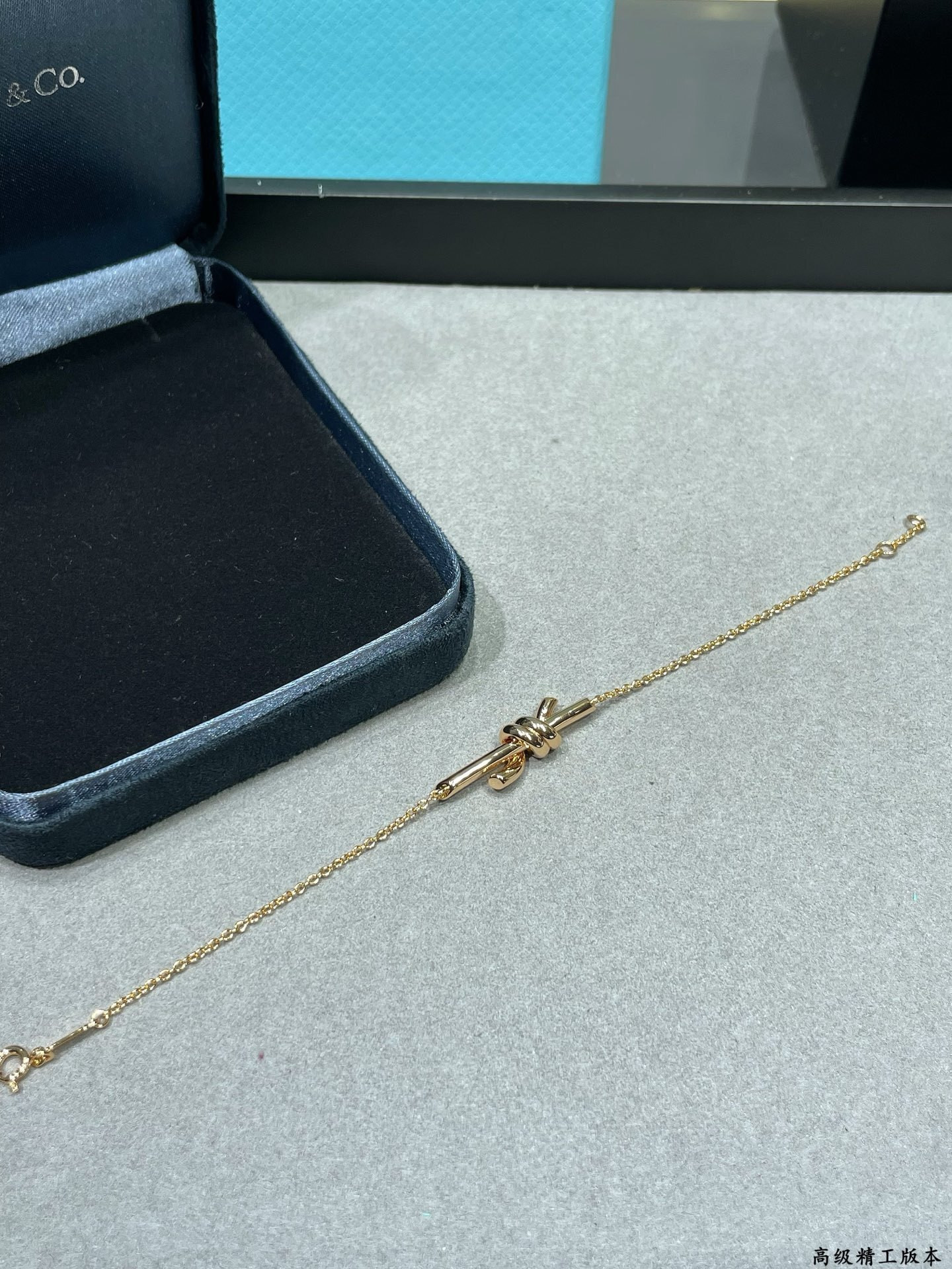 T*f*ny & co. knot chain bracelet