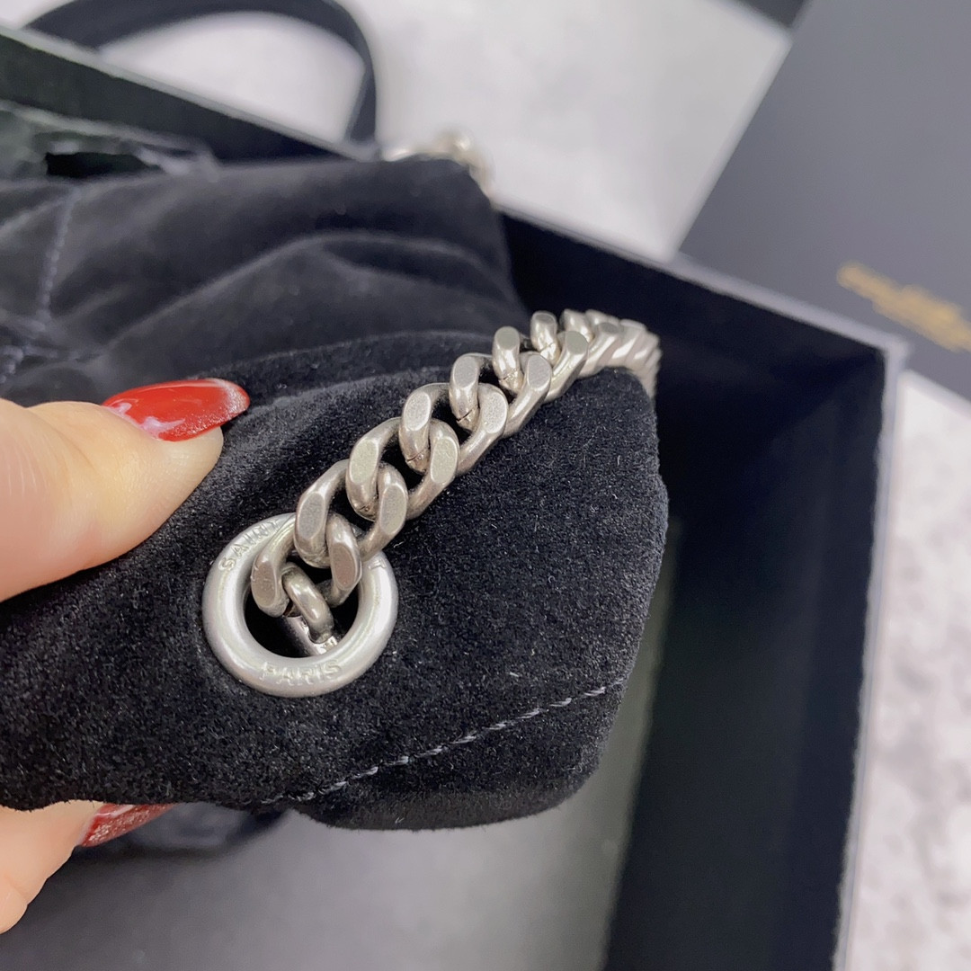 Y51 PUFFER IN SUEDE BLACK 23 X 15.5 X 5.8 CM