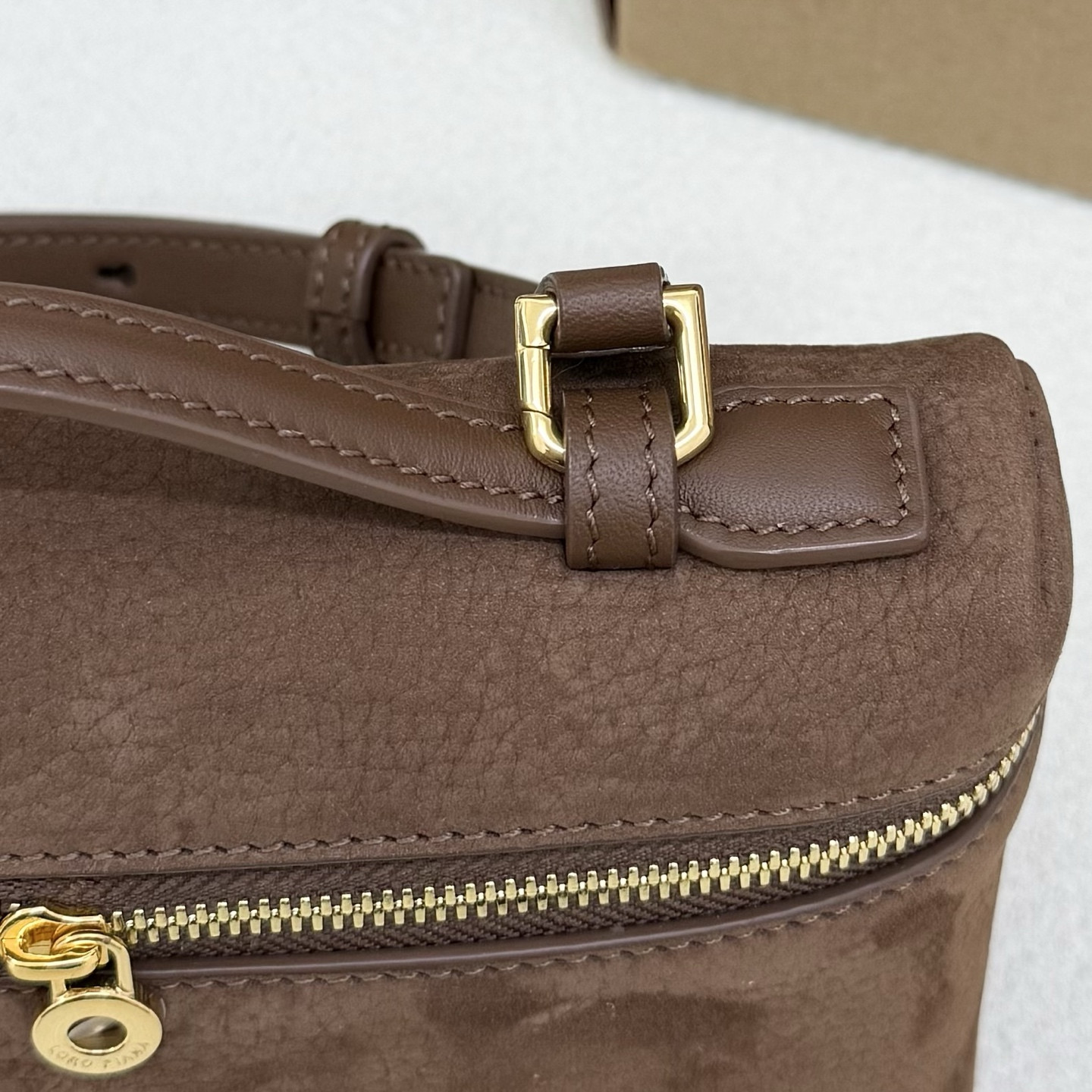 L0r0 P1ana extra pocket l19 11 x 19 x 6.5 cm