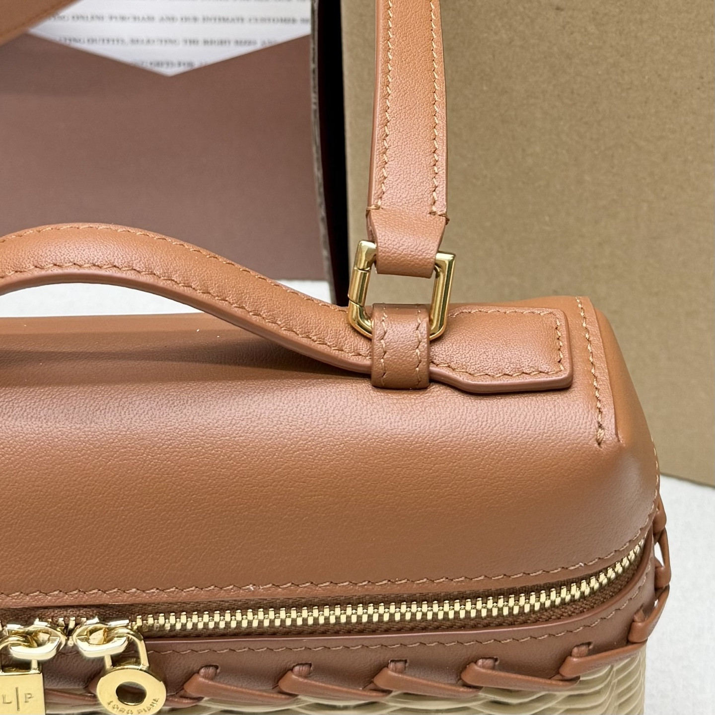 L0r0 P1ana extra pocket l19 wicker bag 19 x 11.5 x 7cm